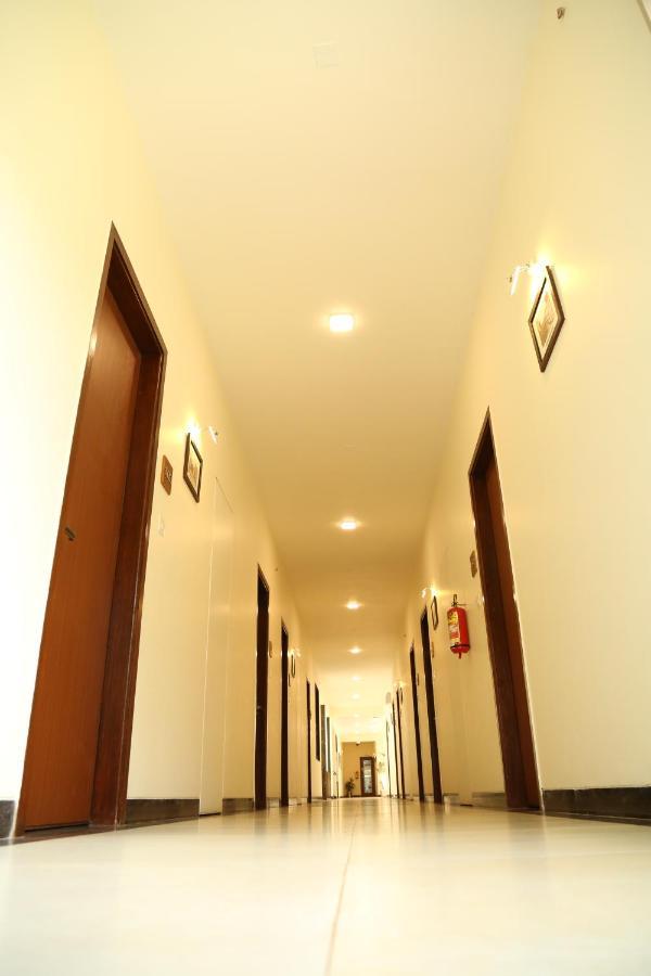 Vits Lonavala Hotel Eksteriør billede